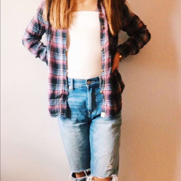 American Eagle so soft boyfriend fit flannel! :) - Picture 4 of 5